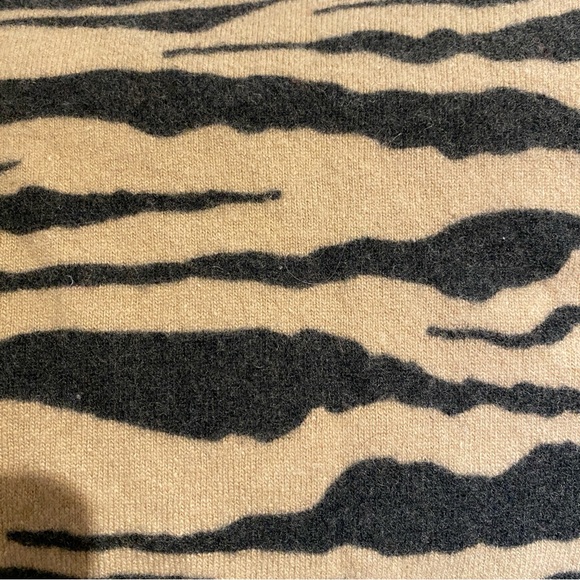 Vintage - Animal Print Wool and Angora Fall Winter Top 🐅 - Picture 4 of 7